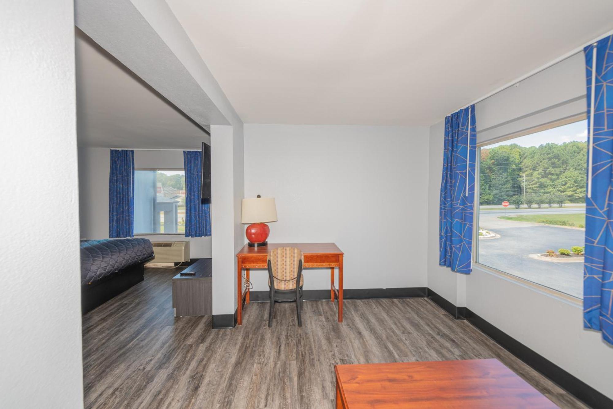 Jamestown Inn & Suites Riverdale Exteriör bild